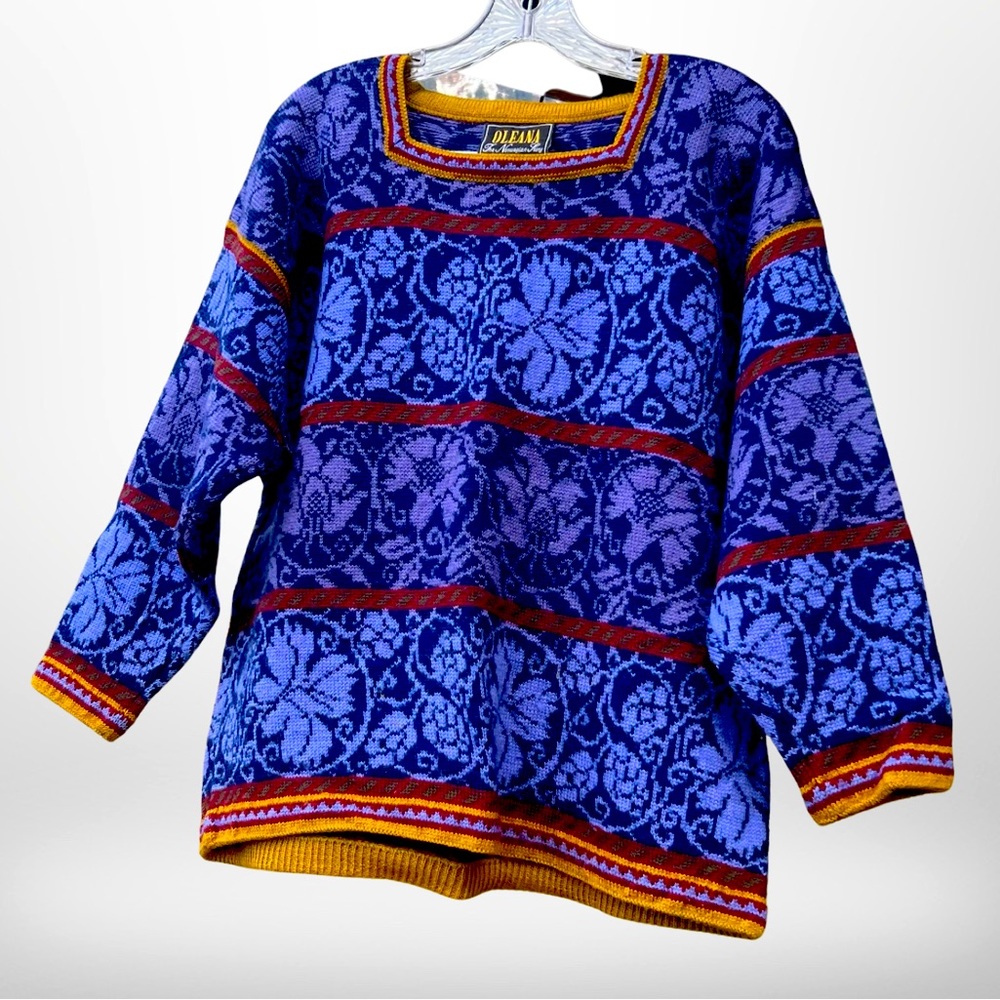 Oleana the Norwegian Story sweater - Medium